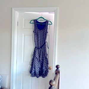 Women’s size 6 Signature by Robbie Bee sleeveless ruffled dress